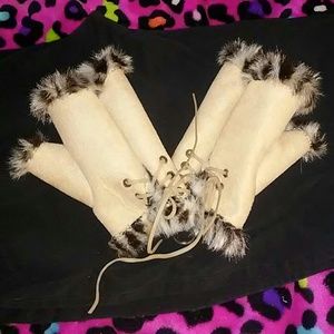 Faux leather/faux fur gloves